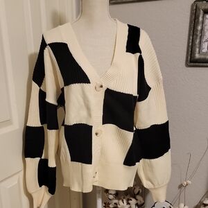 Black and White Botique Checkered Women's Sweater